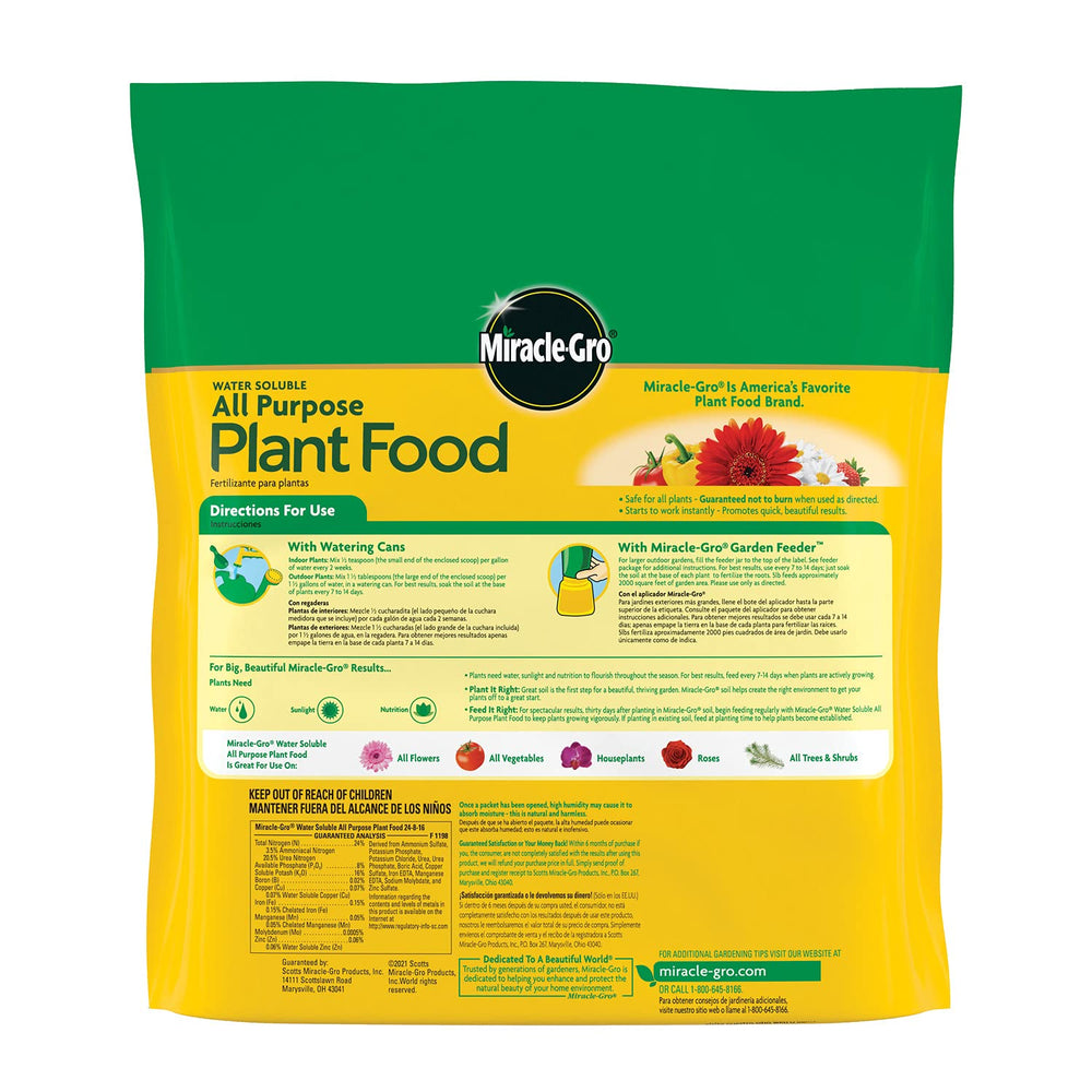 Miracle-Gro scoop and measure closeup for accurate dosing benefit