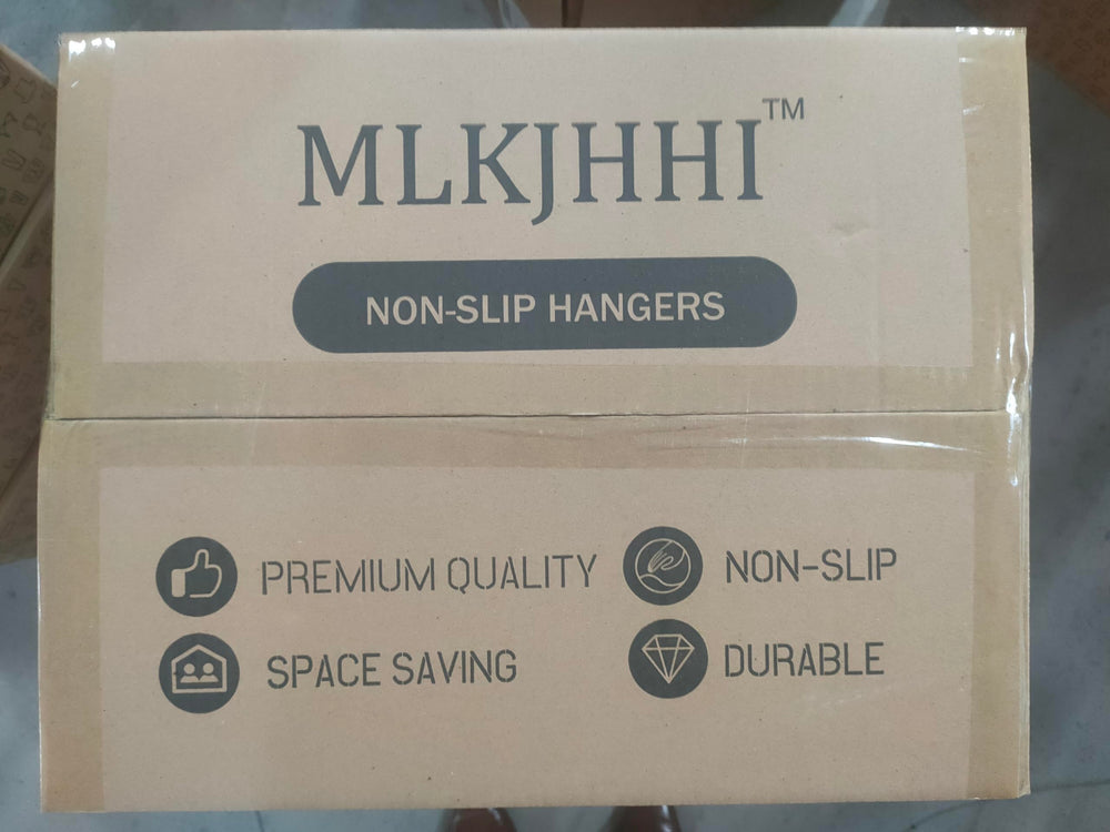 MLKJHHI bottom bar detail with rubber coating securing pants and ties