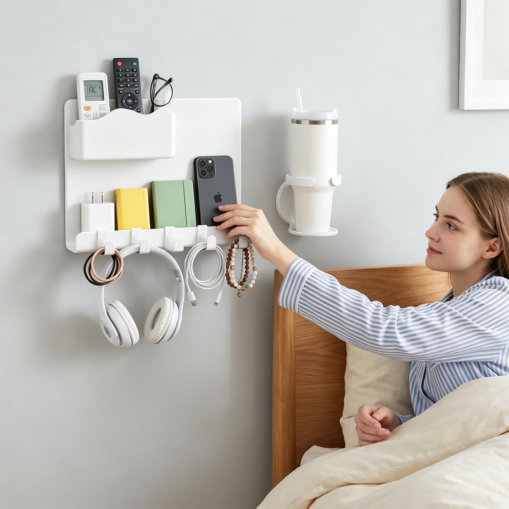 Moforoco shelf on bunk bed showing space-saving dormroom benefit