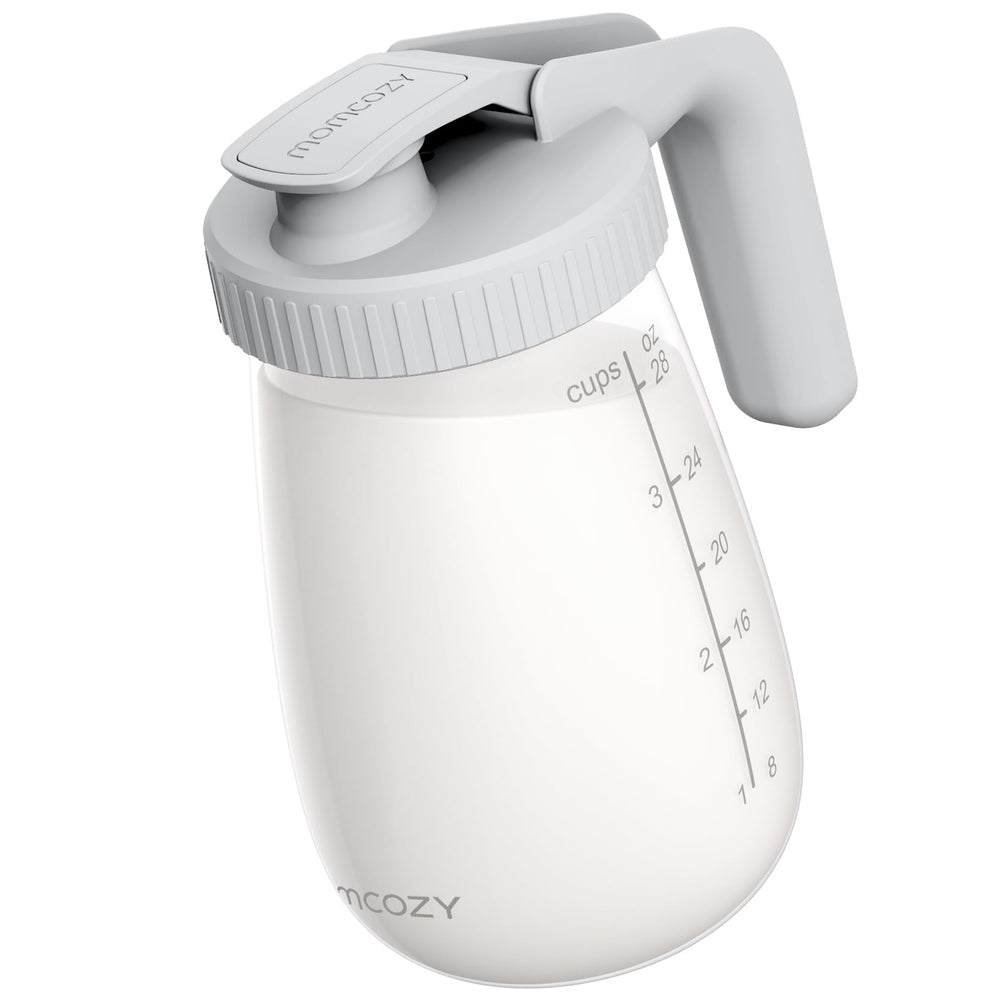 Momcozy front view of 32oz glass pitcher showing label and capacity benefit