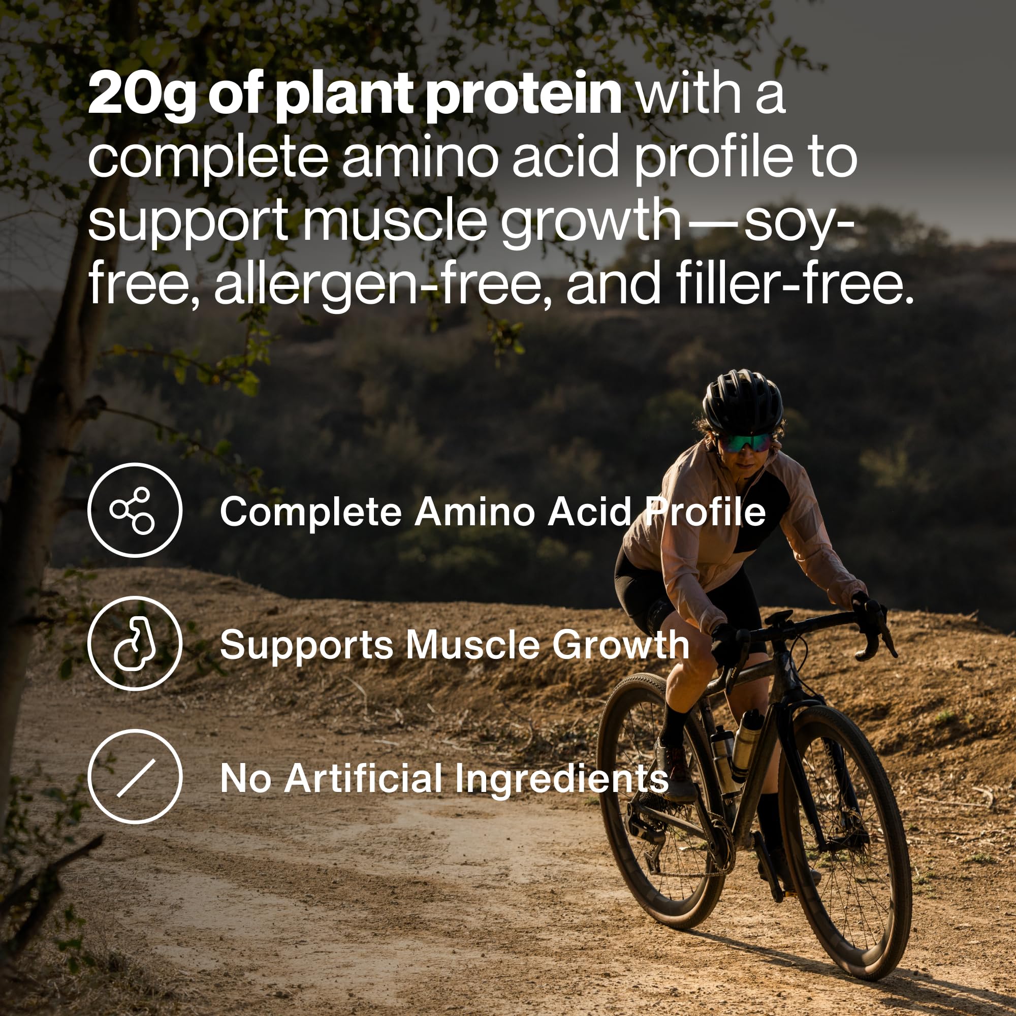 Momentous scoop filled with powder highlighting 20g protein