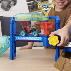 Monster Jam conveyor belt moving a 1:64 truck through the wash demonstrating continuous play and simple mechanics
