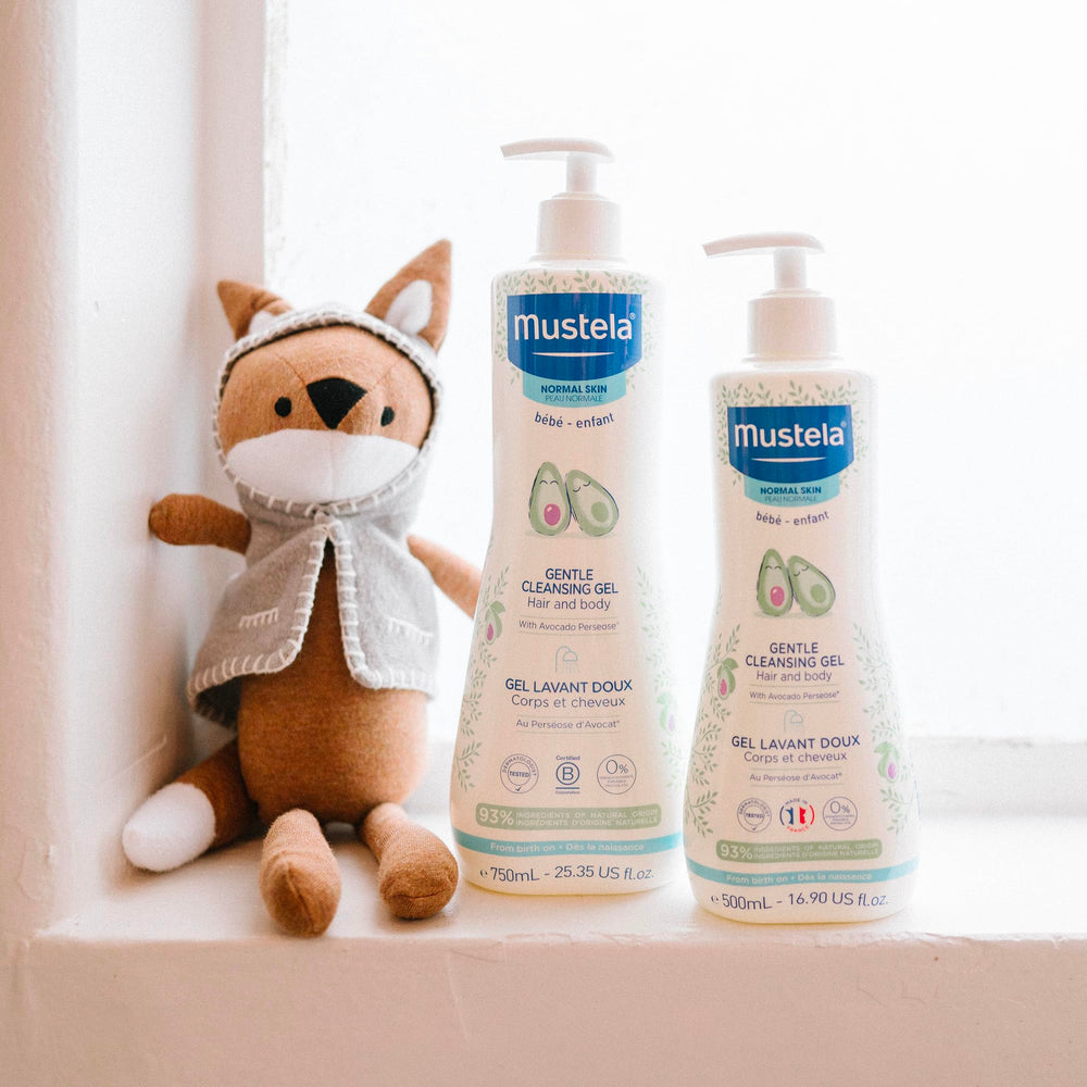 Mustela used to gently wash child’s hair showing soothing effect