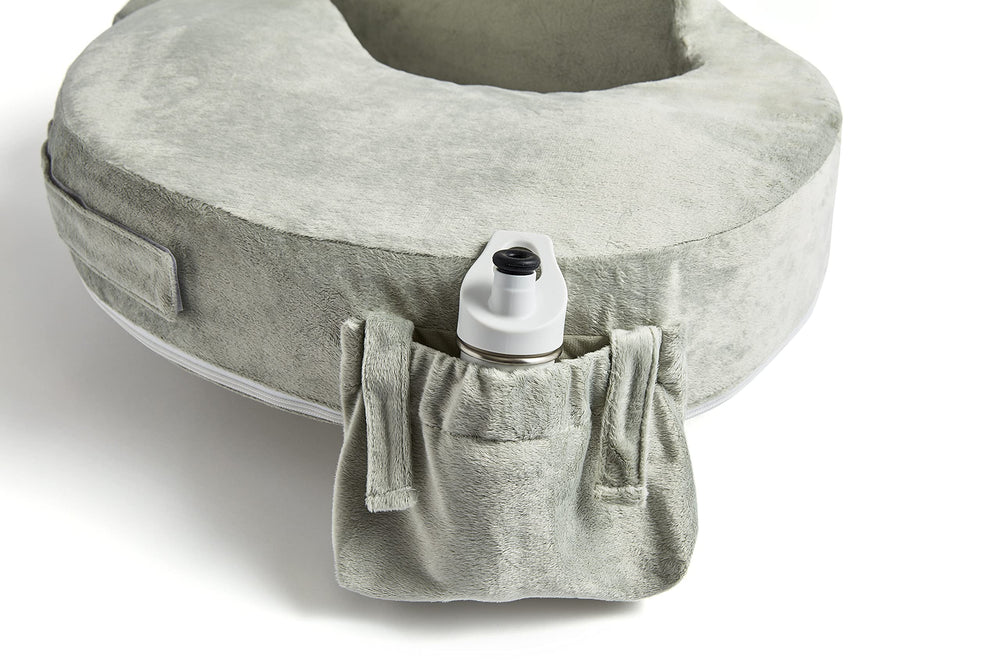 My Brest Friend in use bottle-feeding showing ergonomic arm support and stability