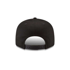 New Era Yankees snapback closure demonstrating adjustable fit for most head sizes