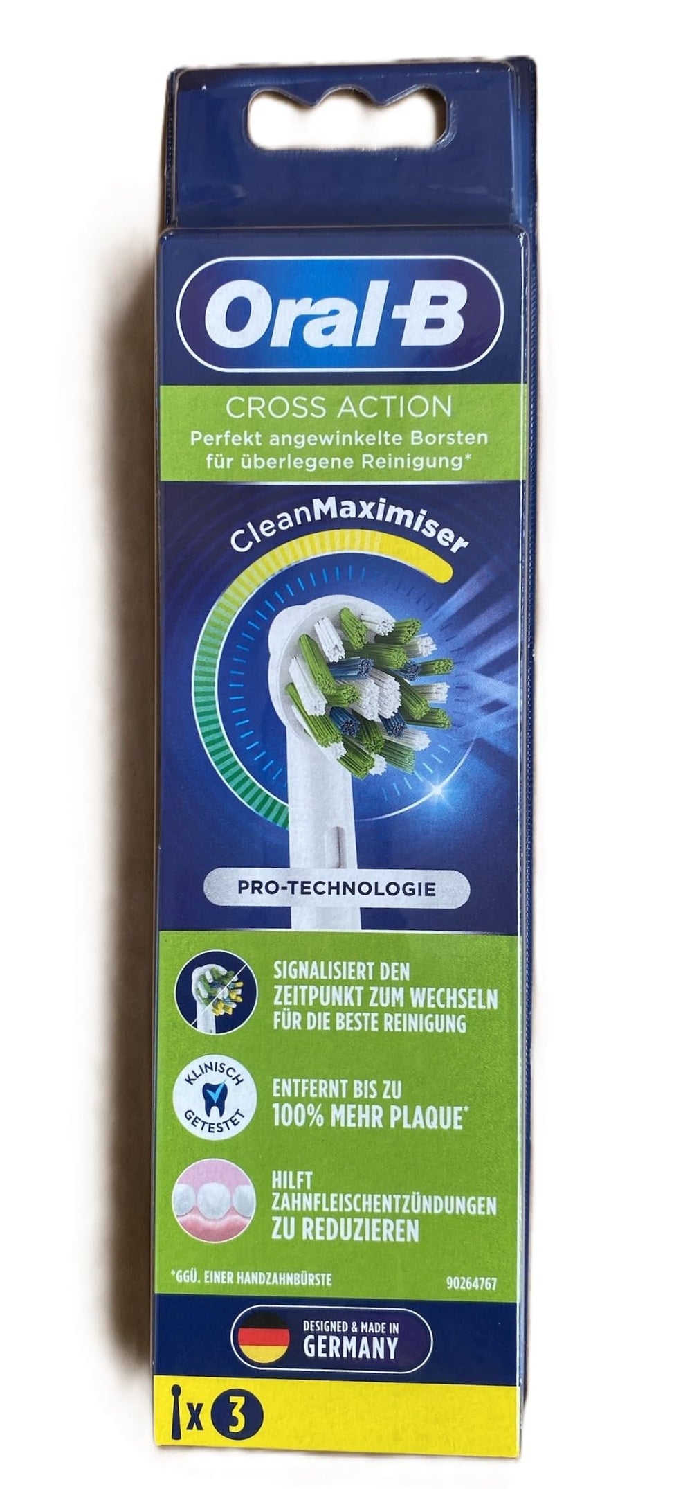 Oral-B CrossAction front packaging showing three replacement heads, clear fit and improved cleaning