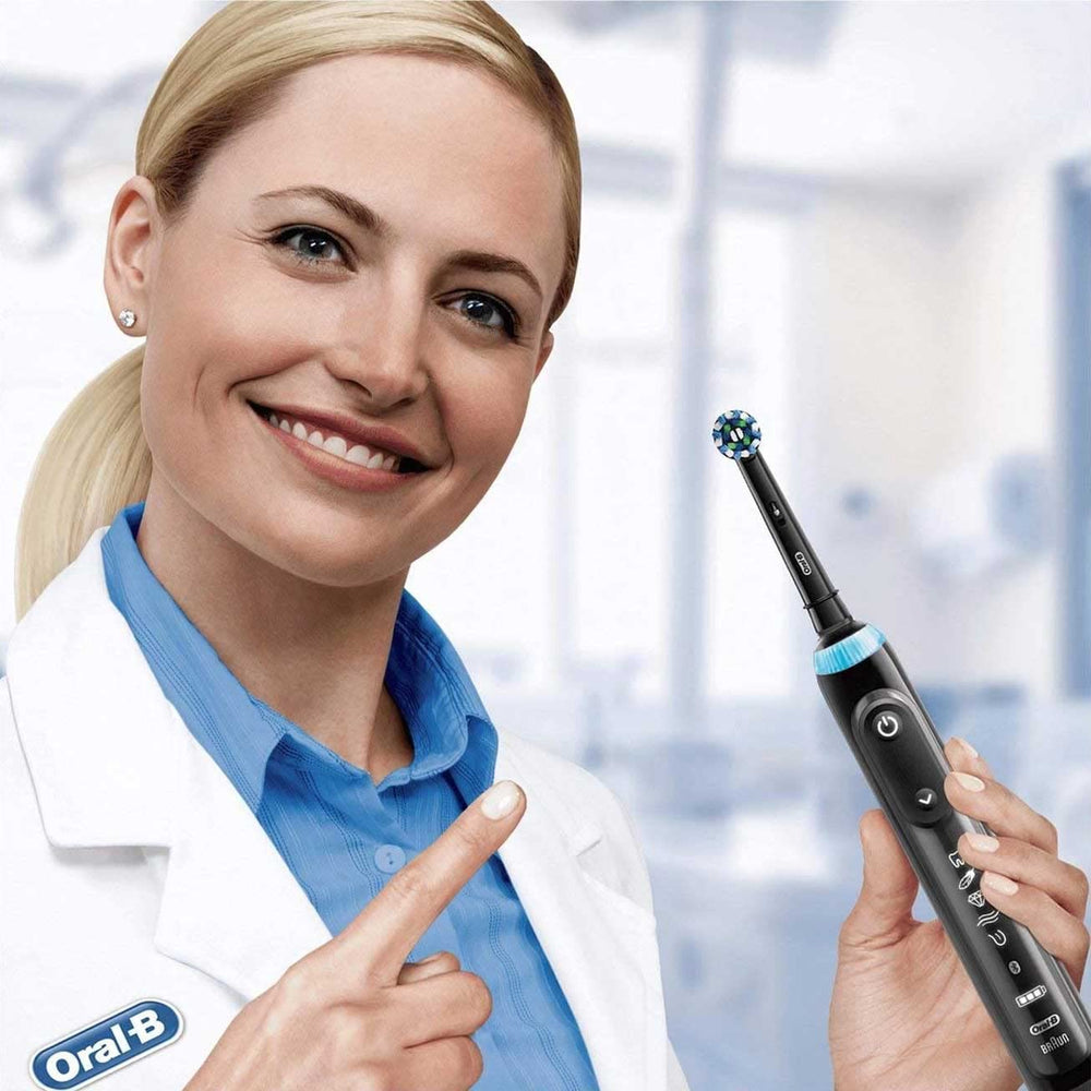 Oral-B product label highlighting CleanMaximiser fading bristles and features