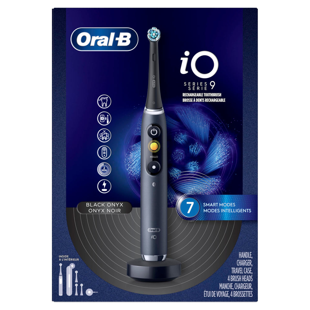 Oral-B iO Series 9 magnetic charging base detail for fast, frictionless power benefit