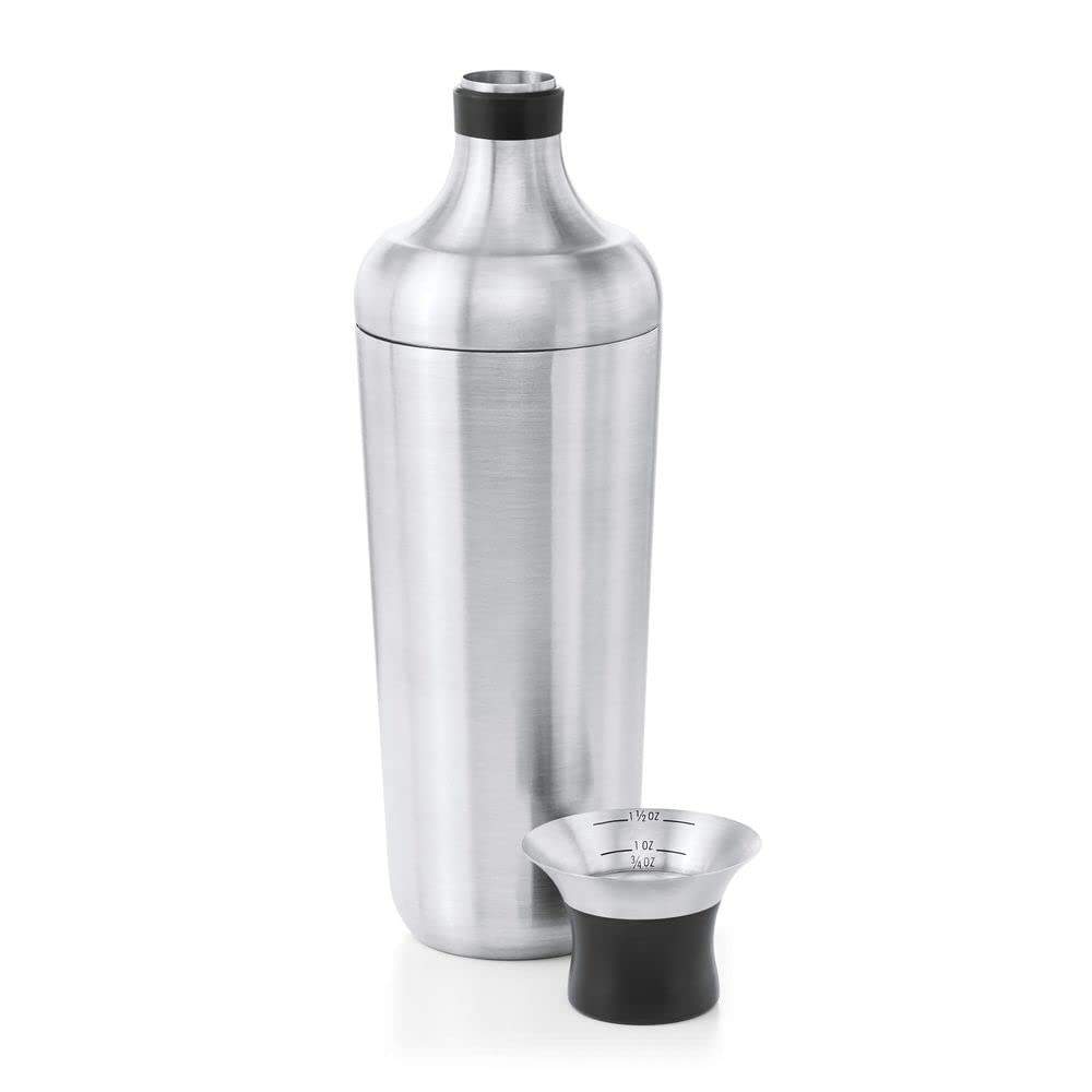 OXO side profile of assembled shaker demonstrating ergonomic balance and grip