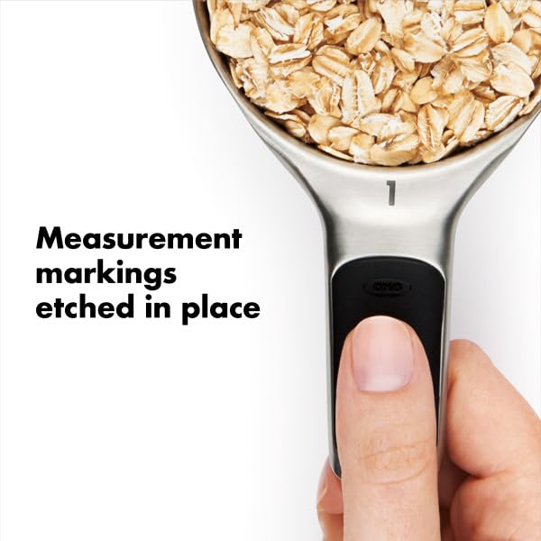OXO size scale comparison displaying 1, 1/2, 1/3, 1/4 cup sizes for recipe flexibility