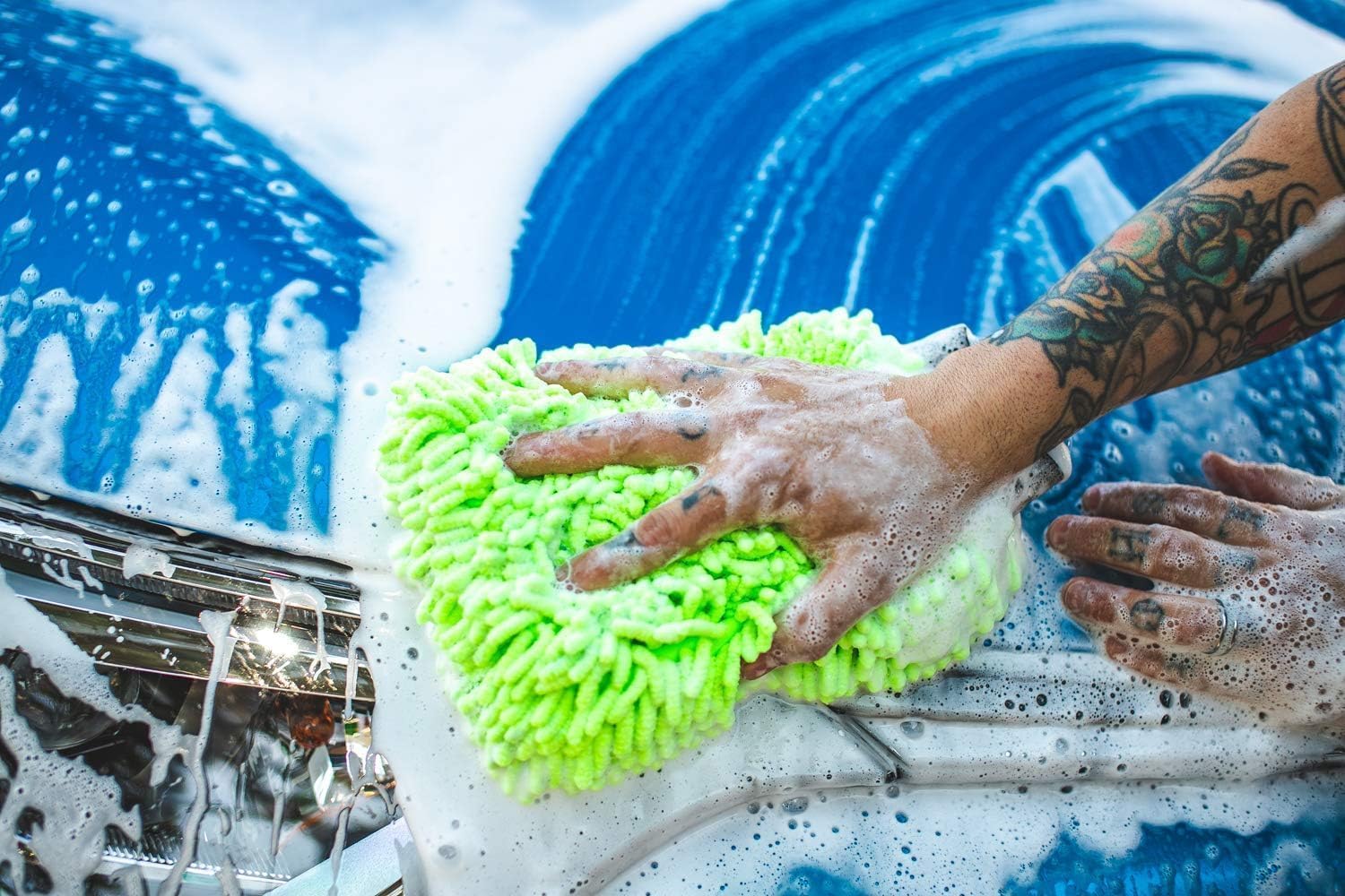 P & S PROFESSIONAL DETAIL PRODUCTS Pearl close-up of foam texture offering superior lubrication