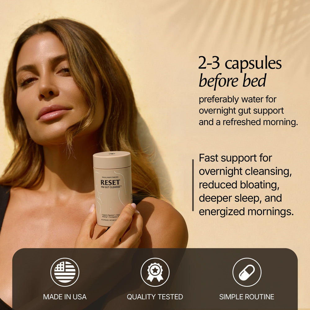 Paulina Fitness single capsule in hand showing size and easy-to-swallow benefit