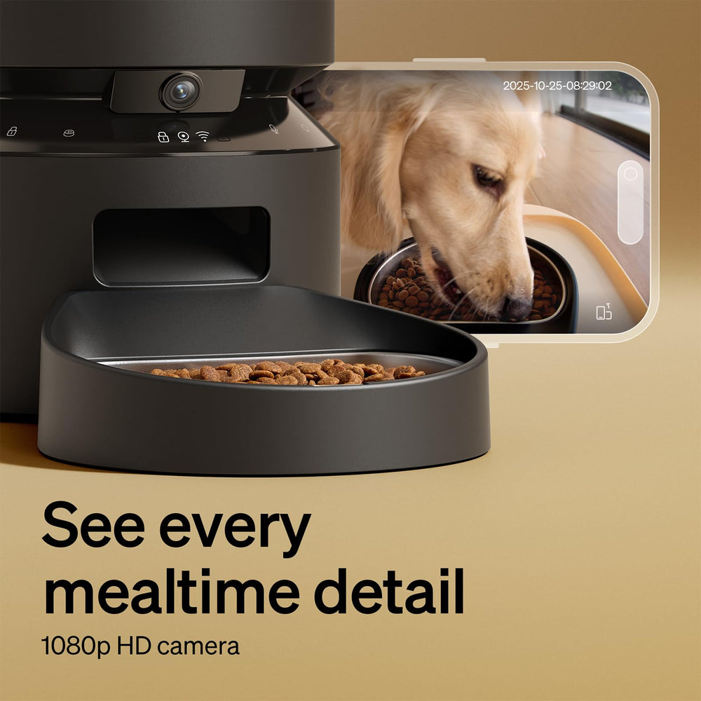 PETLIBRO close-up of 1080P camera lens for clear monitoring
