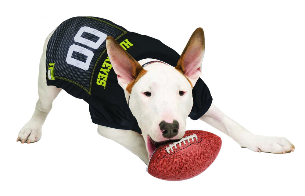 Pets First close-up of breathable mesh and satin trim showcasing comfort and durability