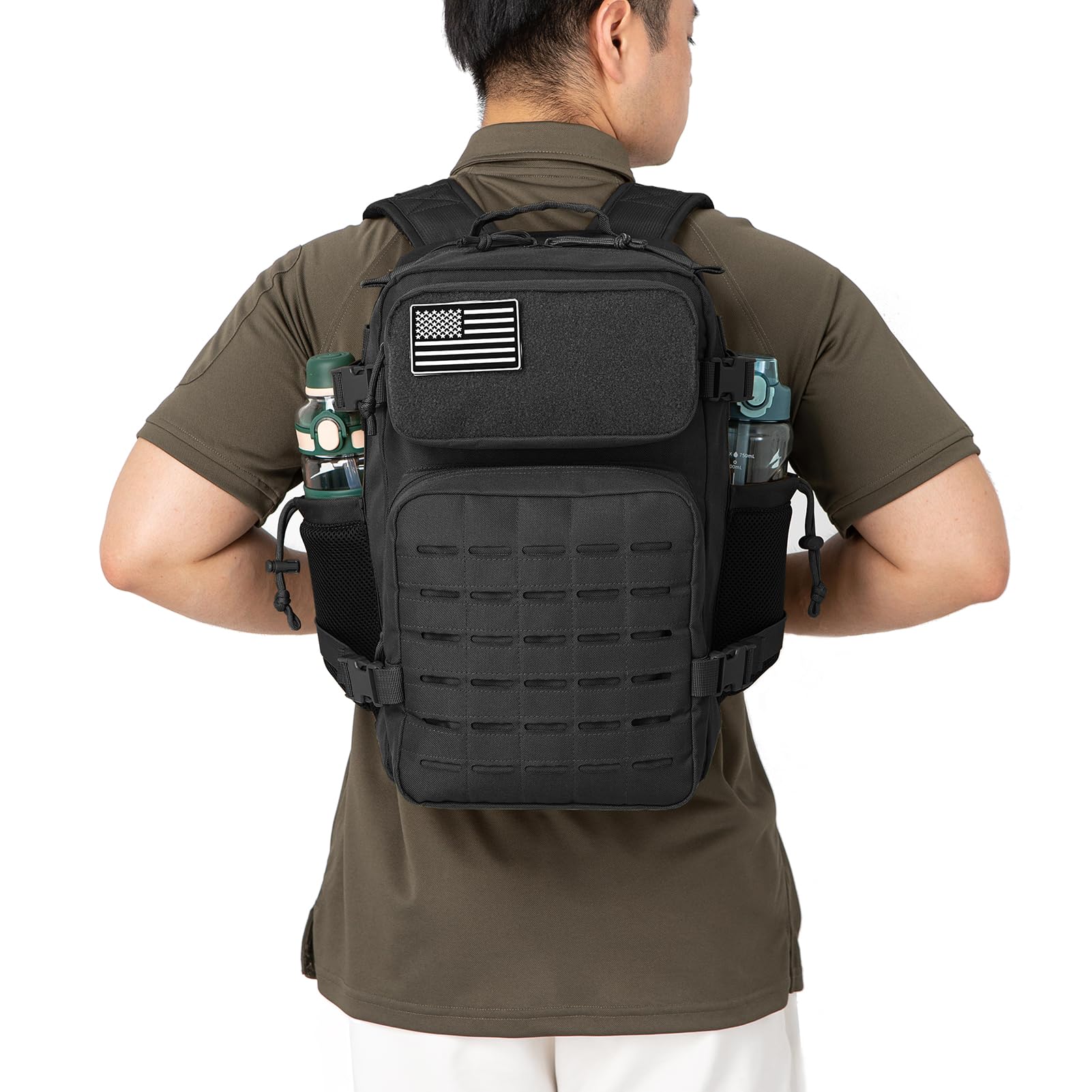 QT&QY open interior showing padded 15-inch sleeve and organized pockets for devices