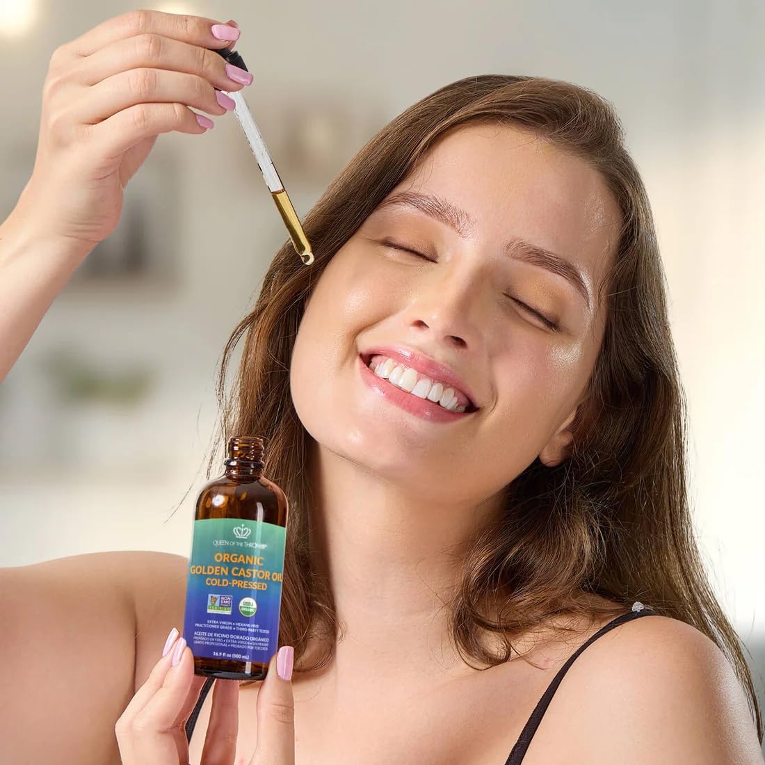 QUEEN OF THE THRONES used in a hair mask demonstrating nourishing application