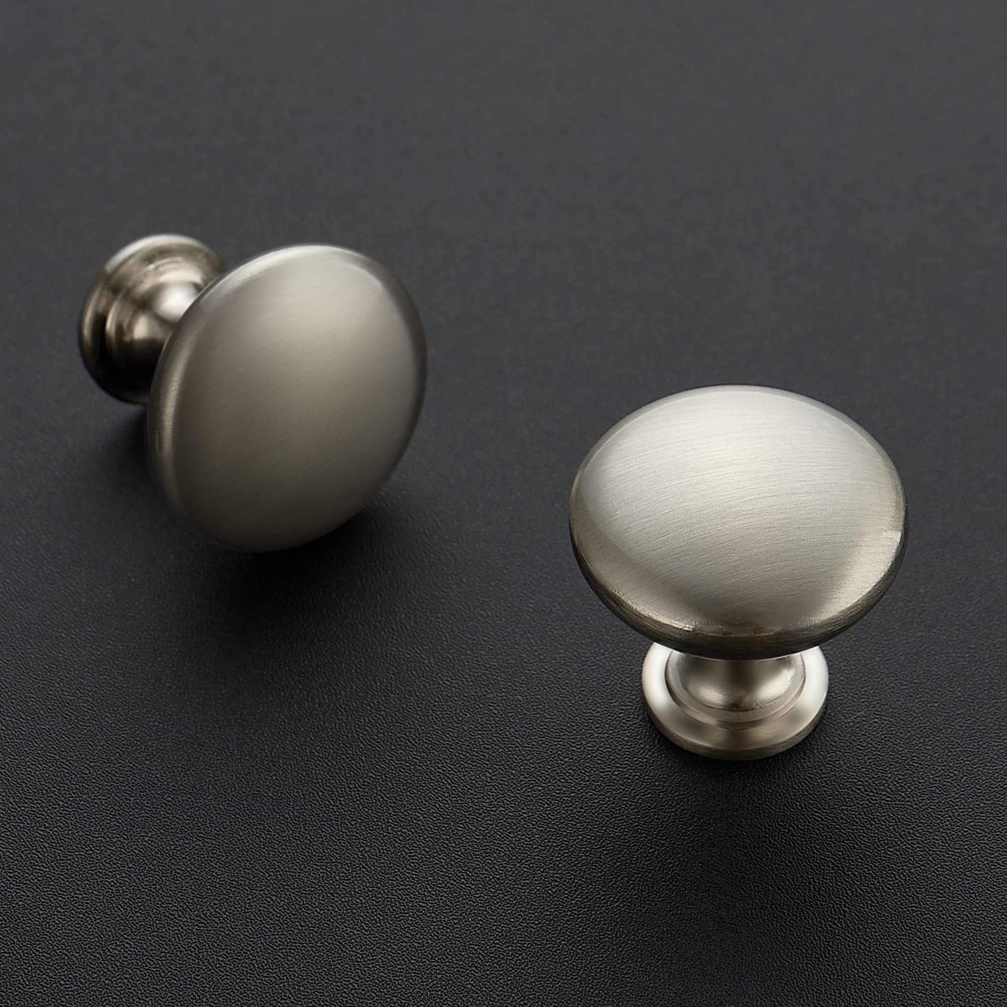 Ravinte close-up of brushed nickel finish highlighting scratch resistance