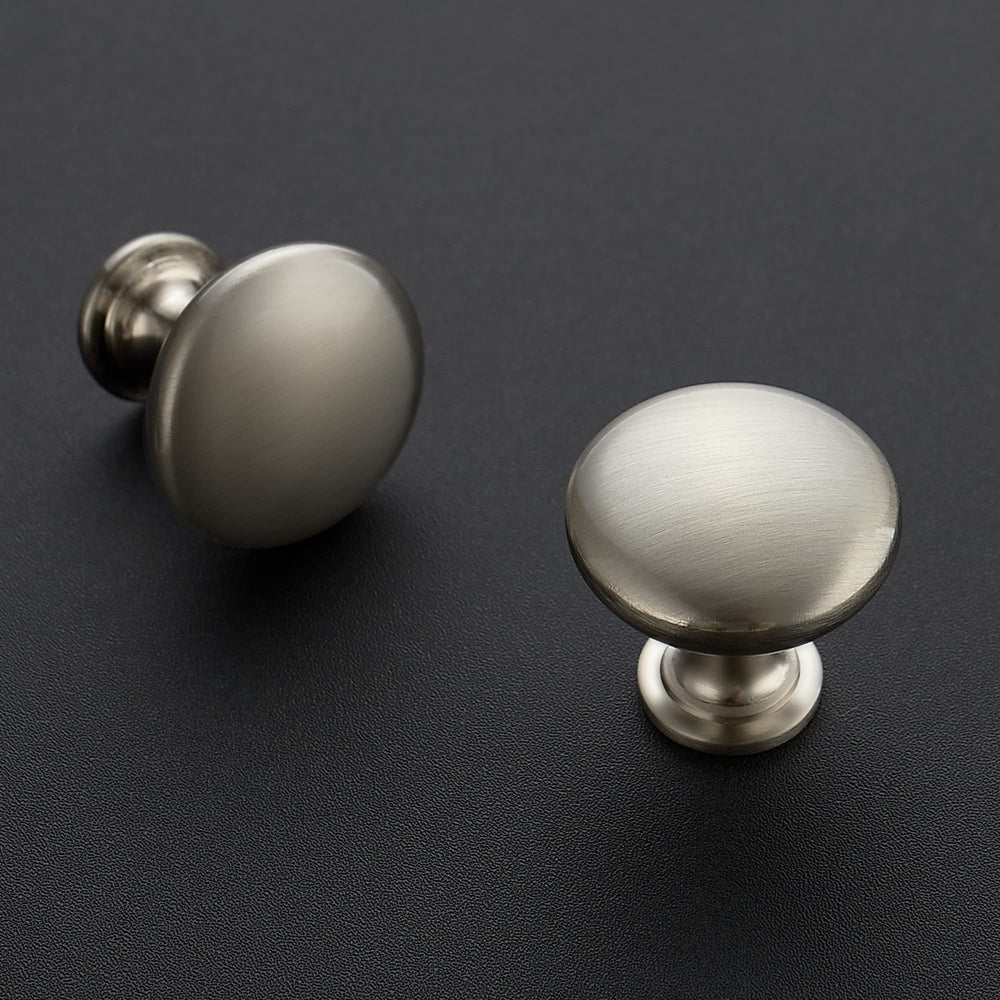 Ravinte close-up of brushed nickel finish highlighting scratch resistance
