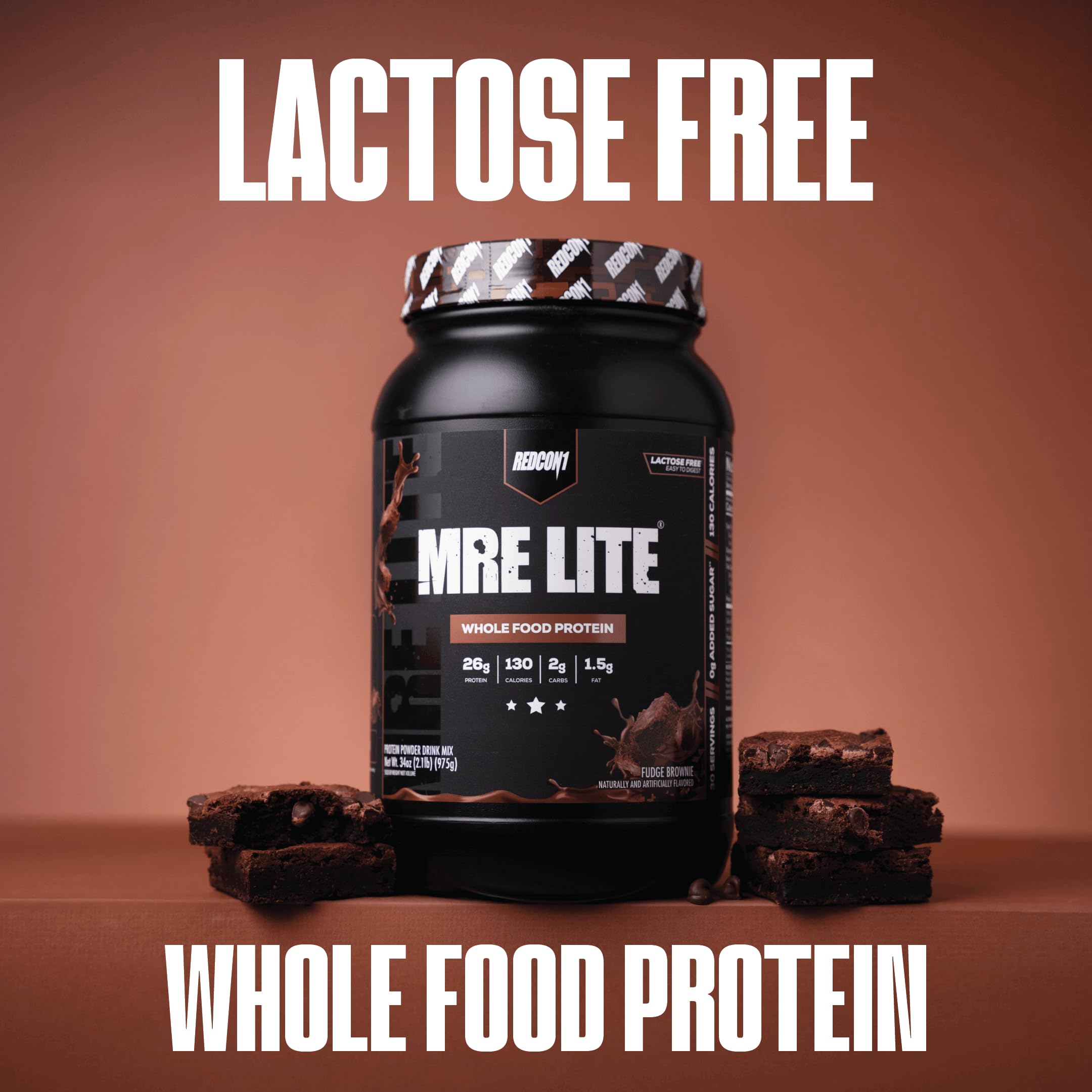 REDCON1 MRE LITE scoop portion measured to show 26g protein serving convenience