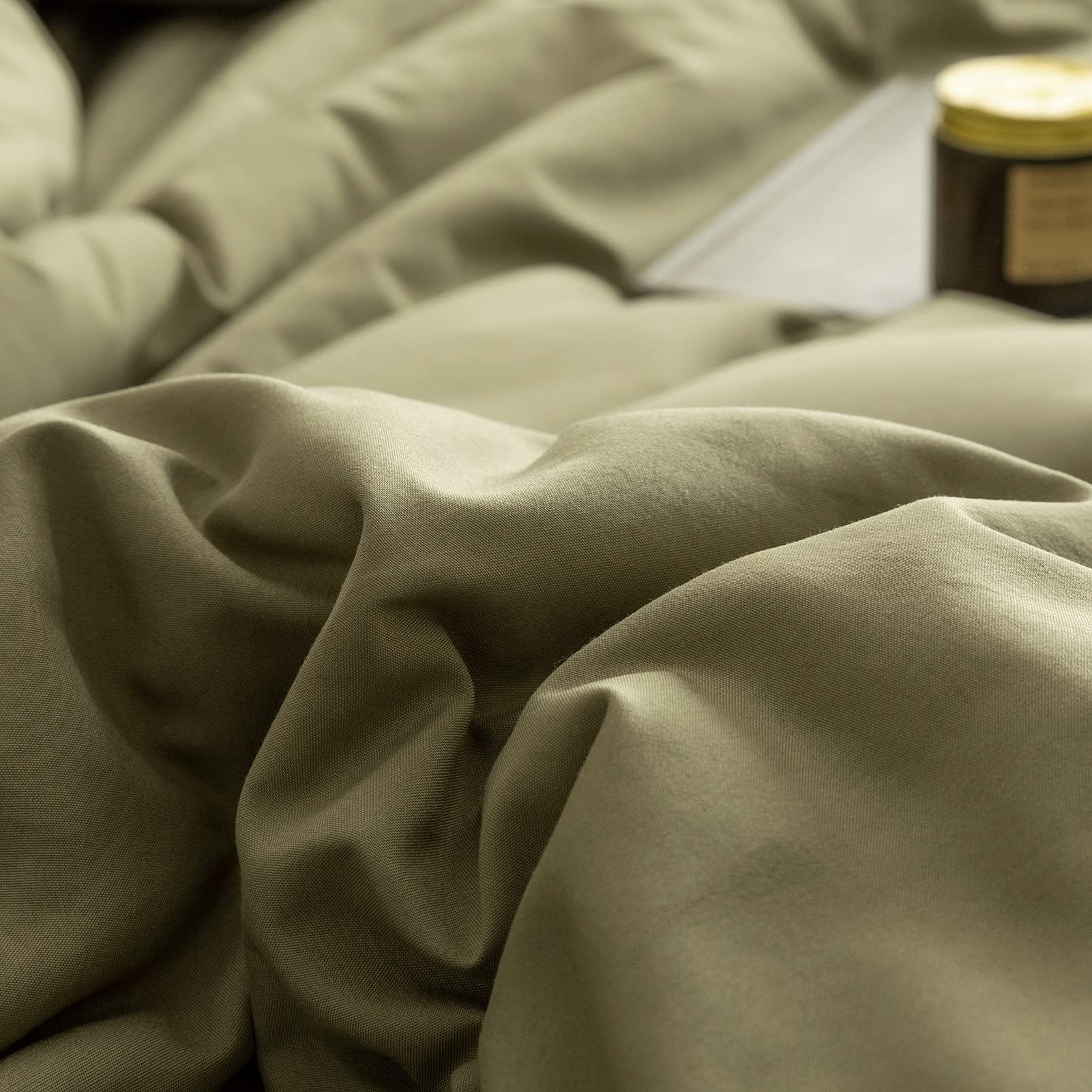 ROSGONIA comforter with ruler showing dimensions for accurate sizing