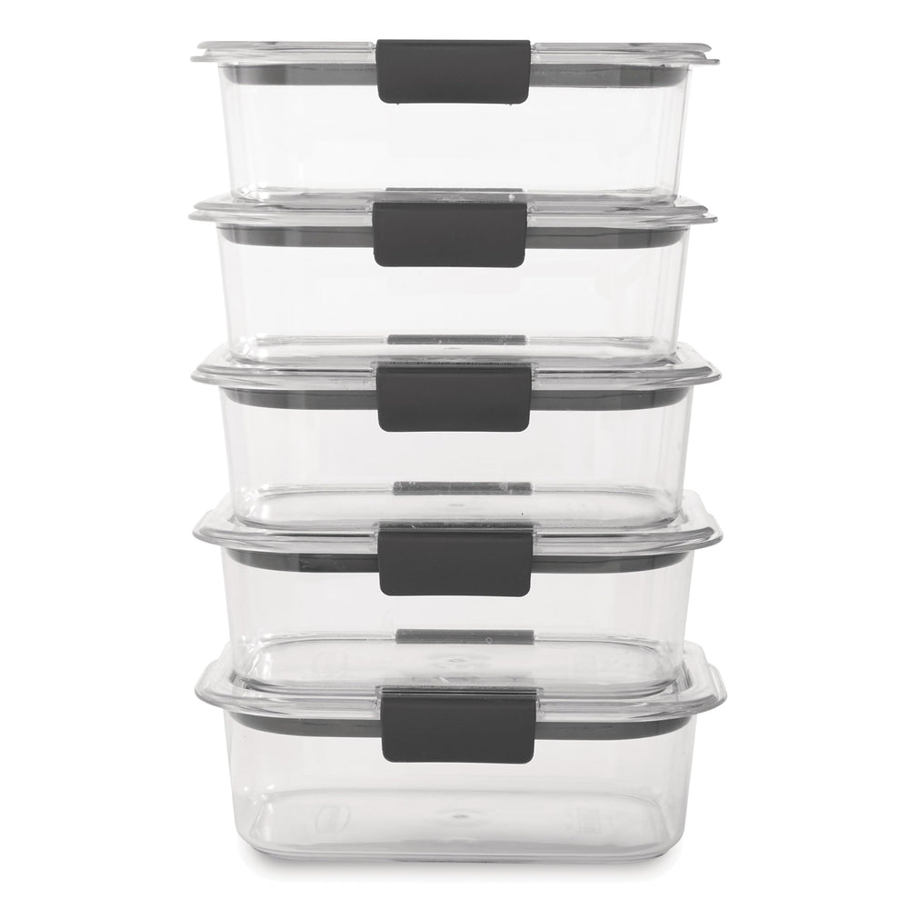Rubbermaid Brilliance lid close-up showing airtight latch and silicone seal benefit