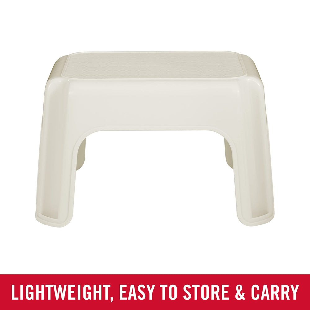 Rubbermaid Roughneck close-up of textured top surface providing improved grip and safety