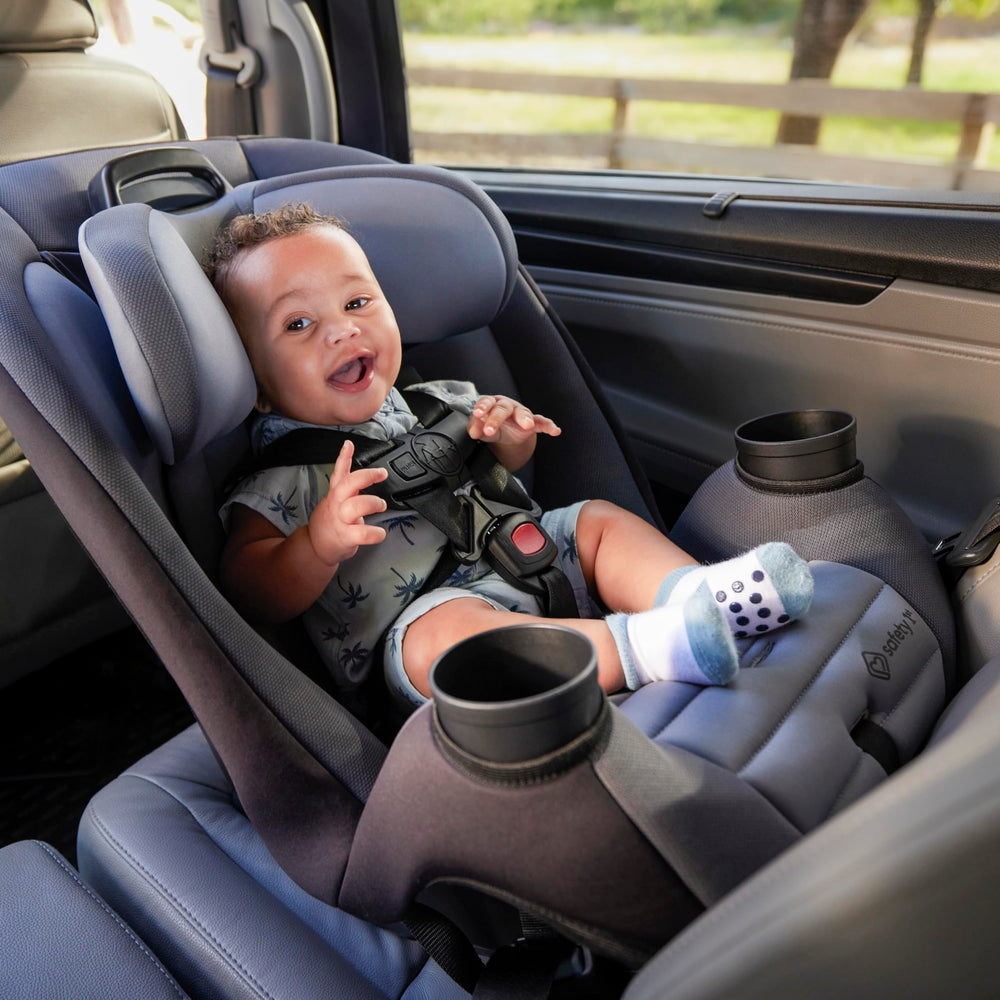 Safety 1st Ellaris properly installed in car using hook-style LATCH for fast setup