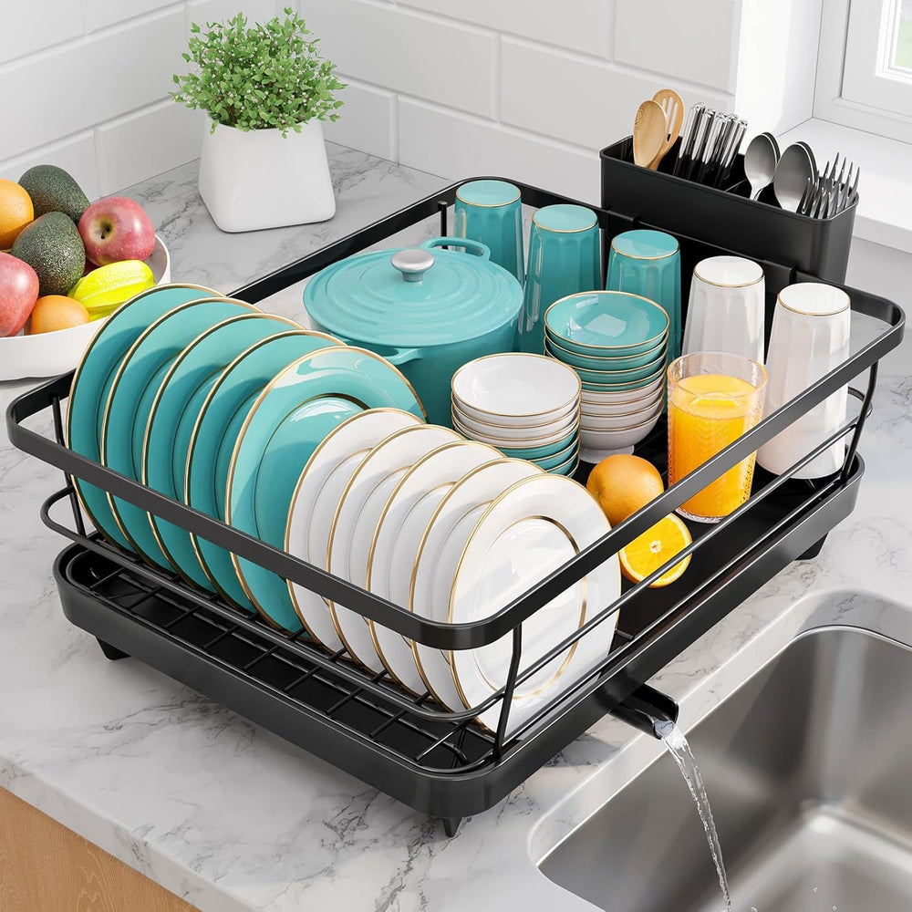 Sakugi front view showing compact rack on countertop and organized dishes