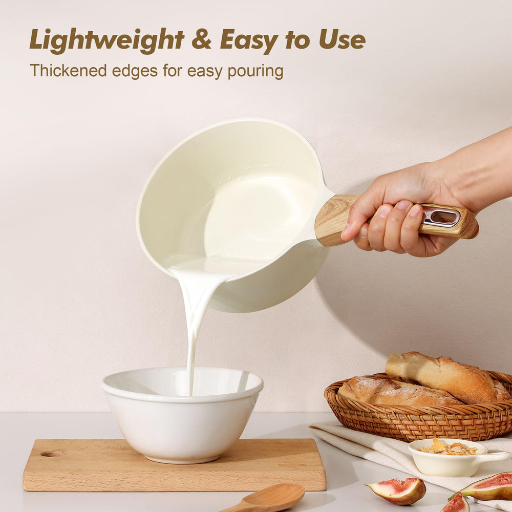 SENSARTE pouring sauce in use illustrating smooth pour and drip-free control
