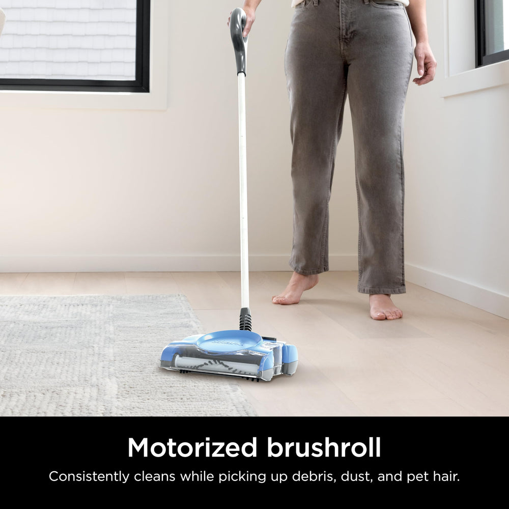 Shark V2700Z motorized brushroll close-up lifting hair and debris effectively