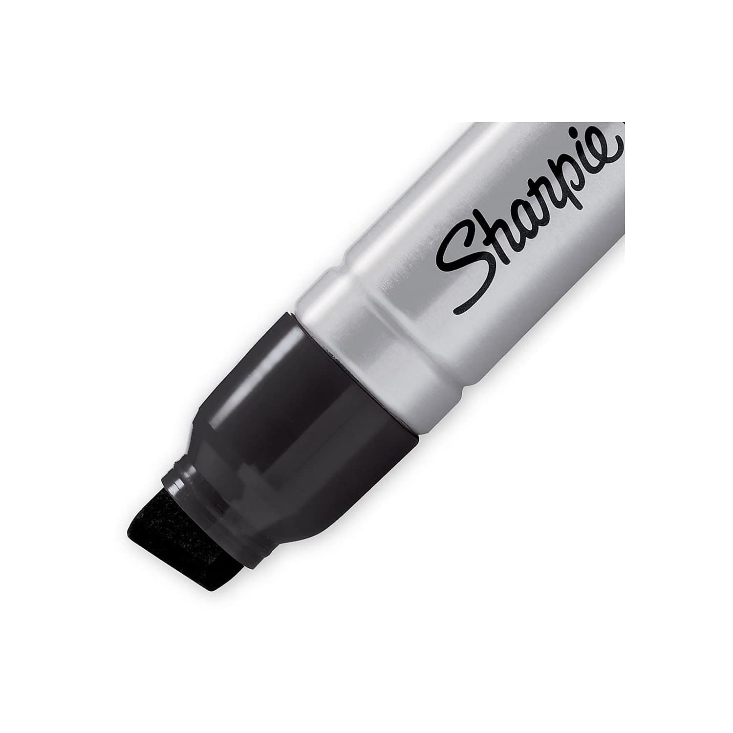 Sharpie Magnum tip detail highlighting resistance to fraying for longevity