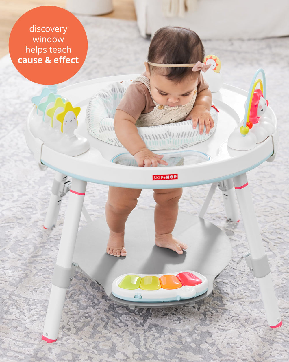 Skip Hop close-up of 360° rotating seat supports motor skill development