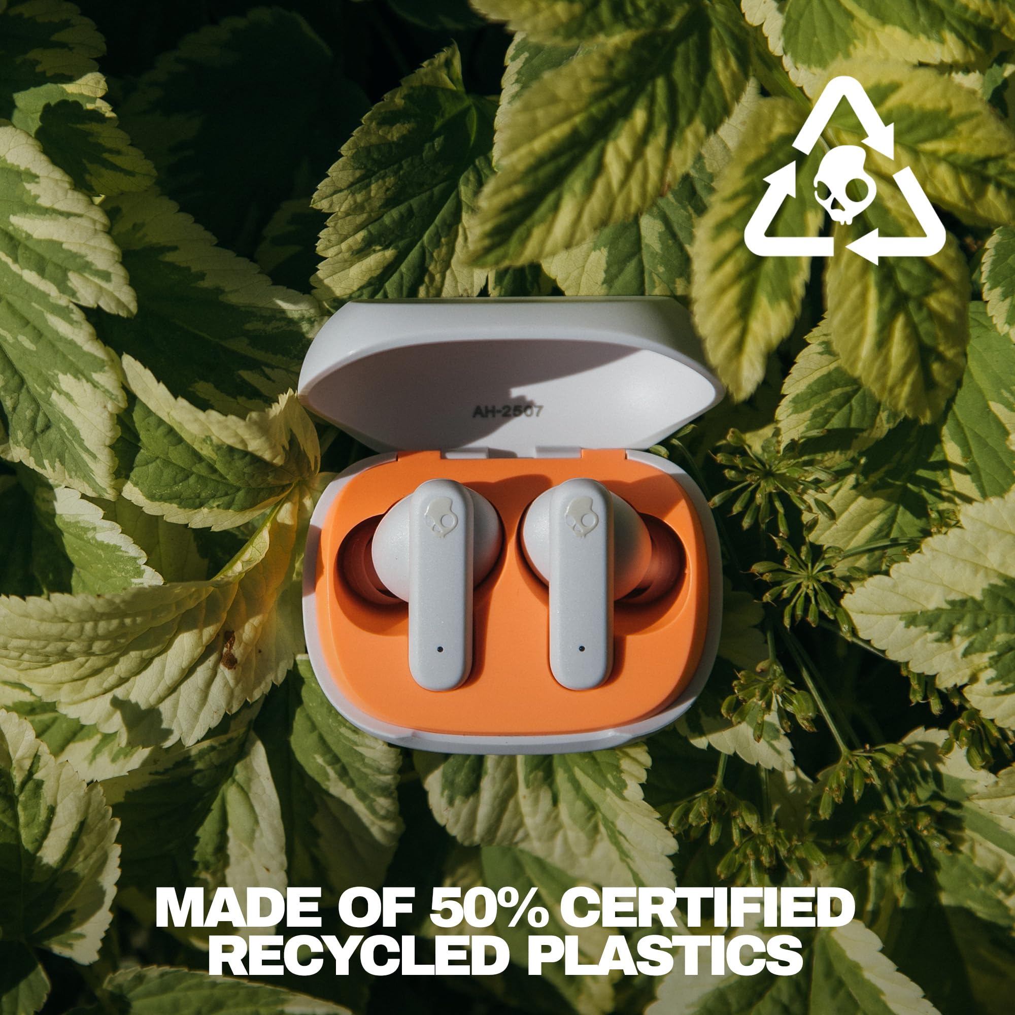 Skullcandy Smokin’ Buds close-up texture of earbud for comfortable fit benefit