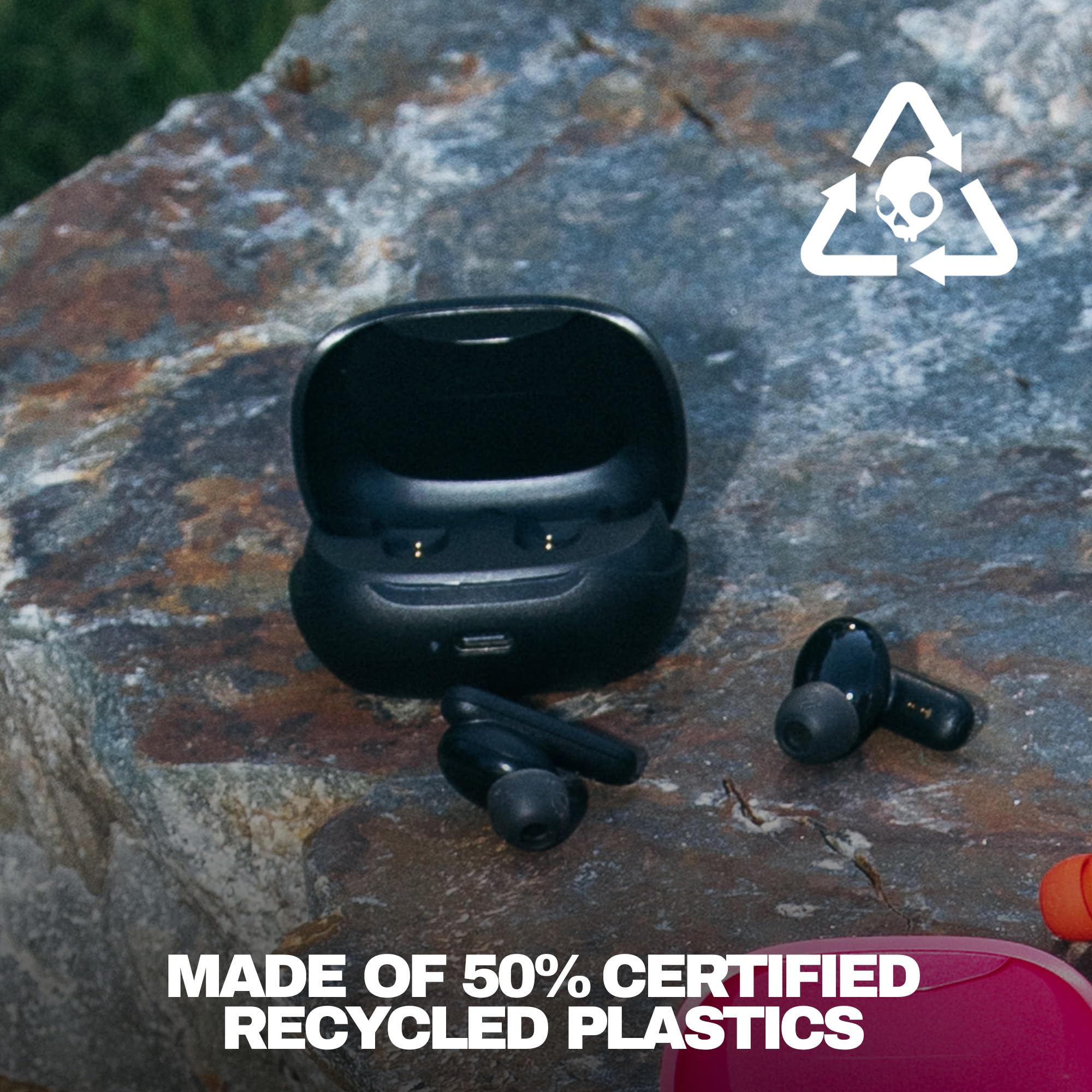 Skullcandy Smokin’ Buds open charging case highlighting battery convenience