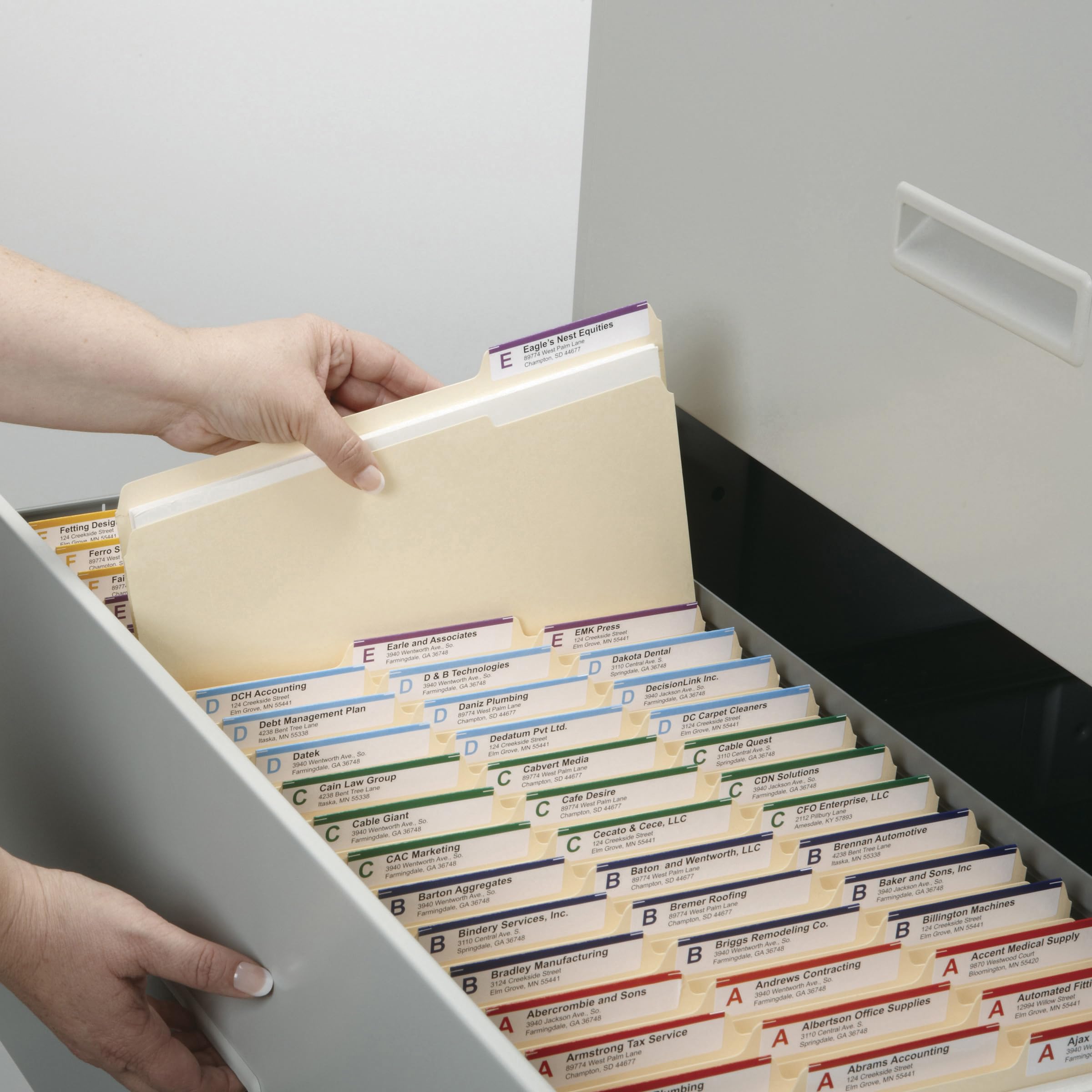 Smead lifestyle desk setup with folders organized for efficient everyday workflow