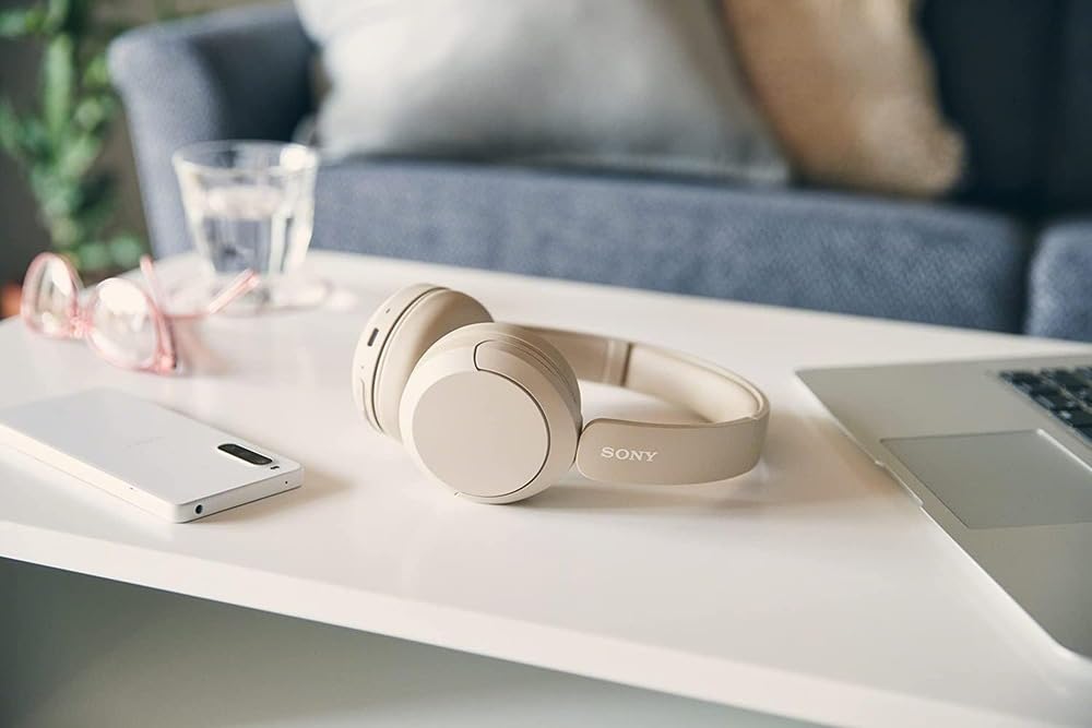 Sony WH-CH520 app EQ Custom screen displaying personalization options