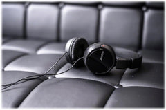 Sony inline microphone and remote on cable for hands-free calling convenience