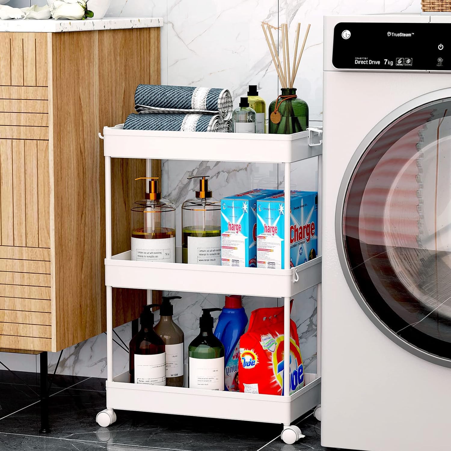 SPACEKEEPER shelf height adjustment illustrating customizable shelving benefit