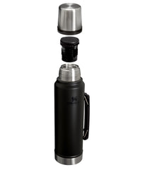 STANLEY lid used as cup pouring coffee, convenient for sharing and controlled sipping