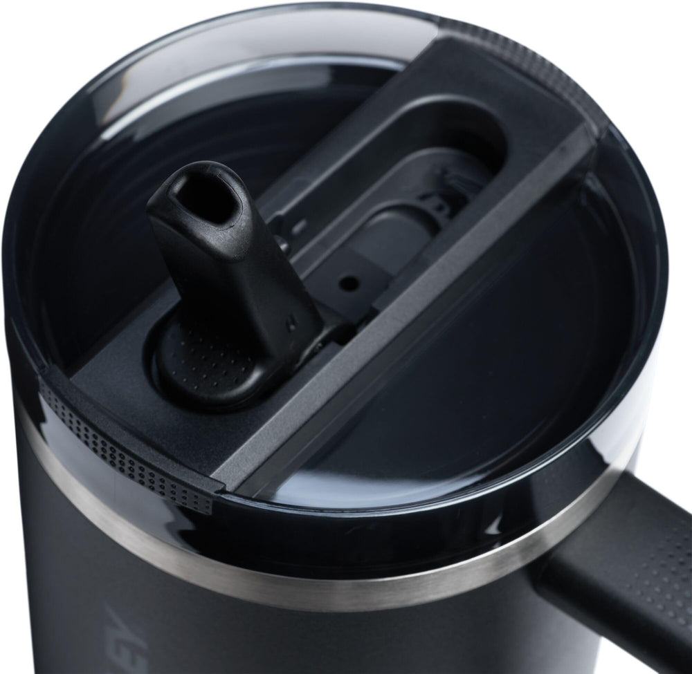 STANLEY close-up of Flipstraw lid demonstrating leak-resistant sipping convenience