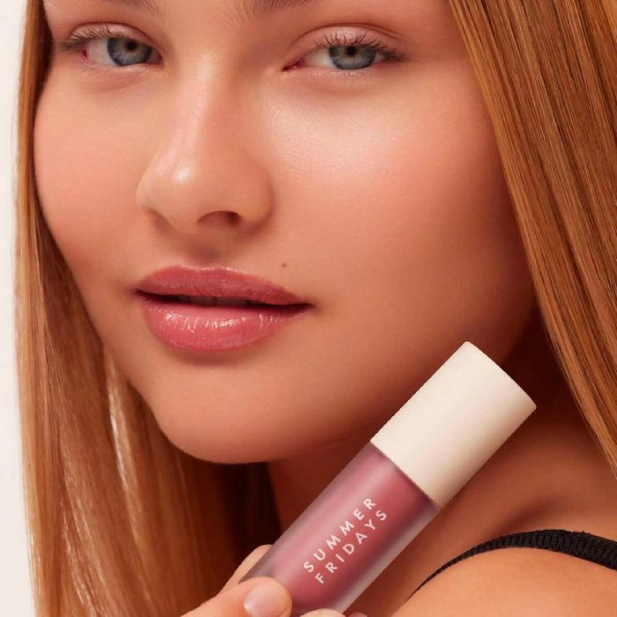 Summer Fridays texture swatch highlighting hydrating oil sheen and non-sticky benefit