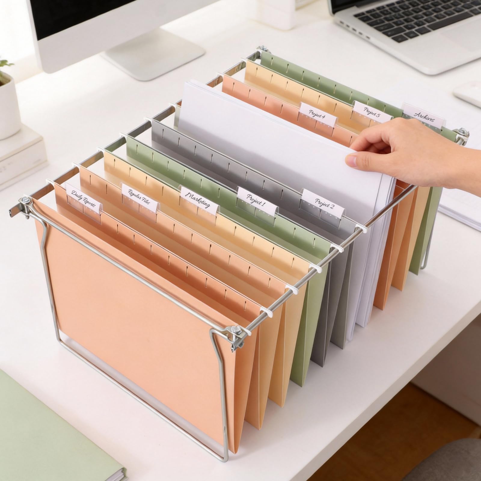 SUNEE folders holding stacked bulky documents to demonstrate extra capacity