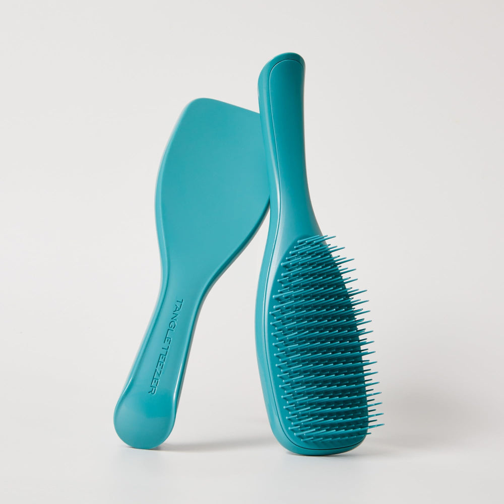 TANGLE TEEZER lifestyle scene in bathroom showing everyday grooming practicality