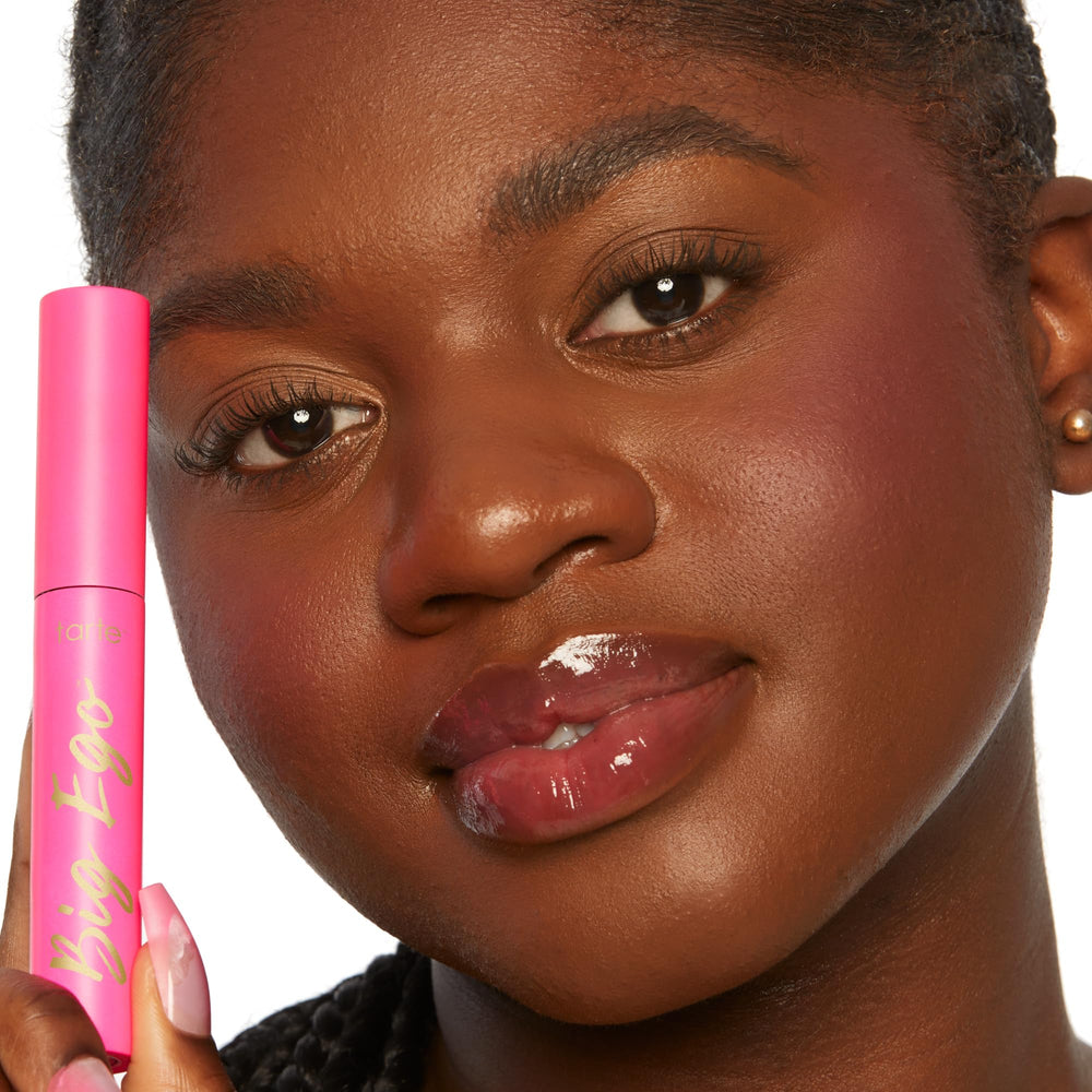 tarte lifestyle application on eye for long-wear impact and daily confidence