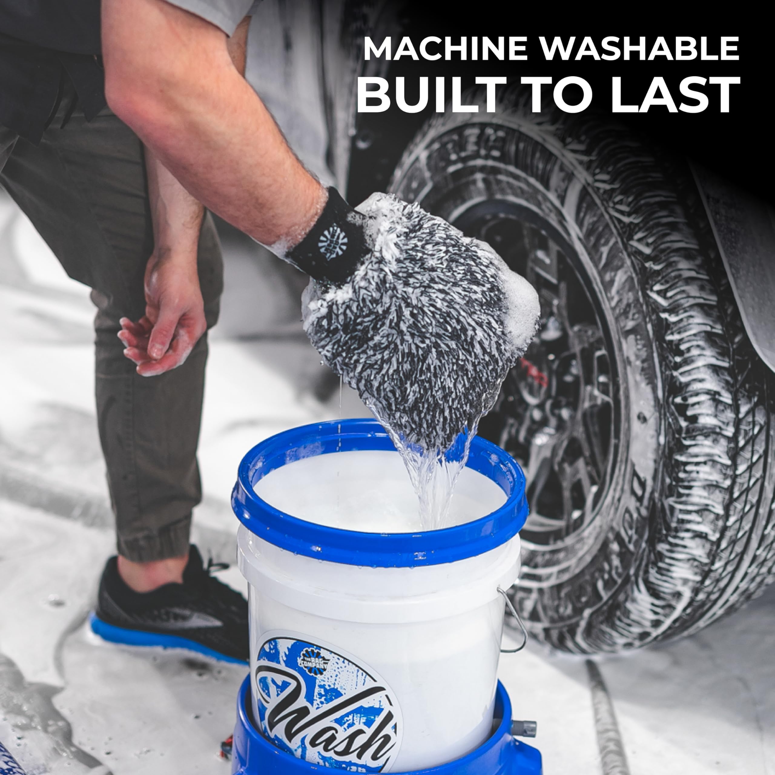 The Rag Company Cyclone Ultra mitt washing a car door, demonstrates safe cleaning action