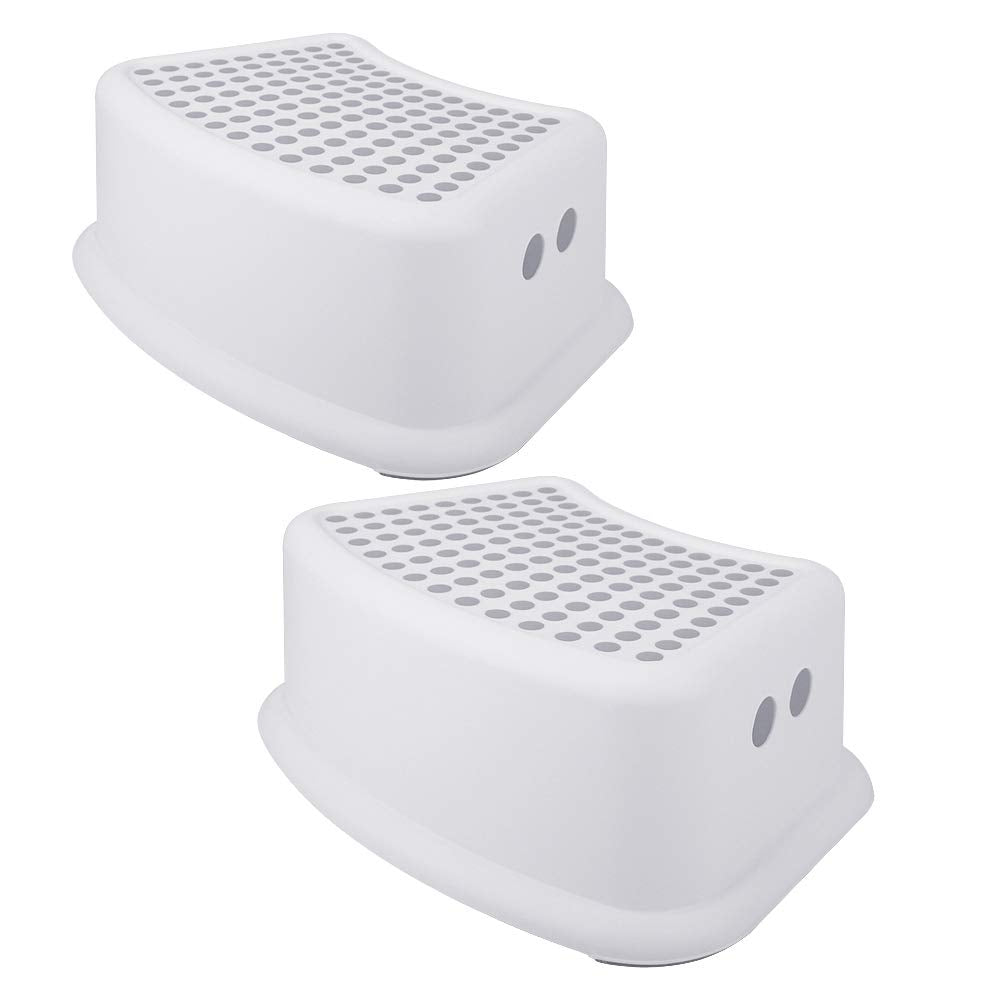 Tiawudi front view showing sturdy step and stackable design for convenience