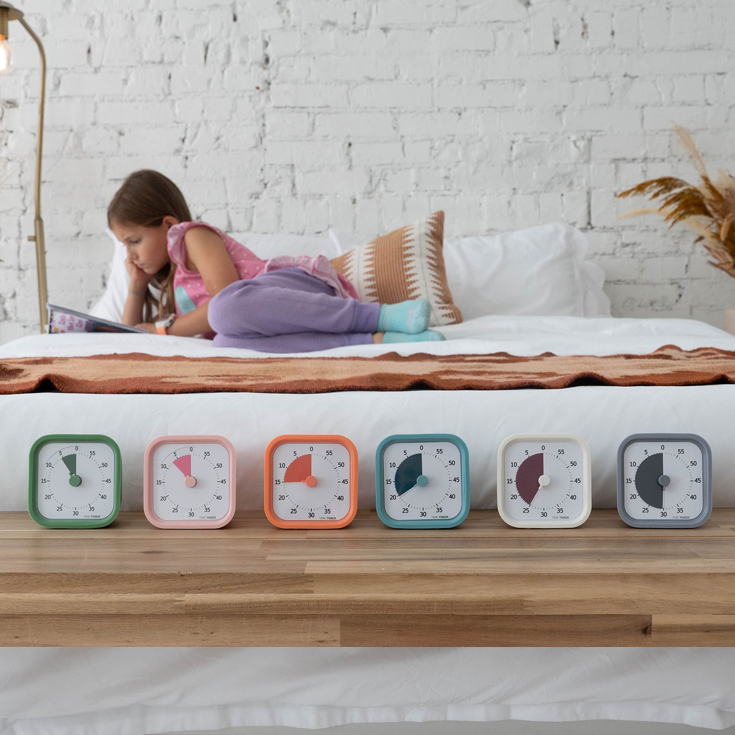TIME TIMER in kitchen setting demonstrating routine management and calm transitions