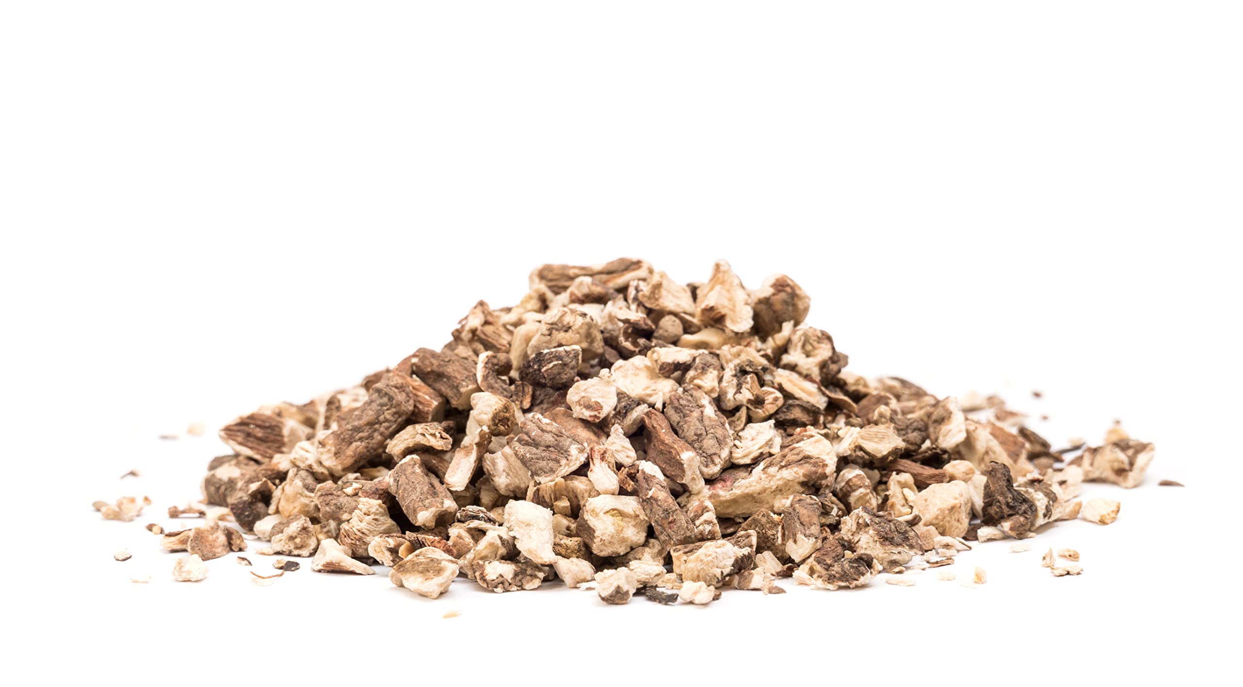 U.S. Wellness Naturals close-up of cut dandelion roots highlighting texture and extraction