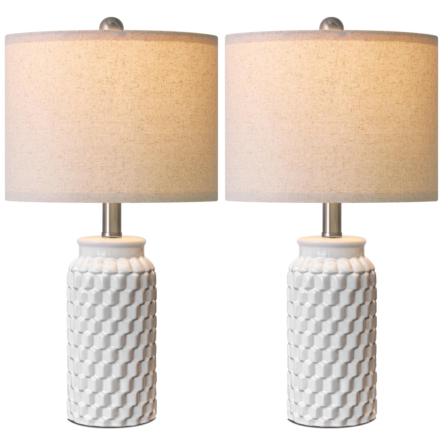 USumkky lit lamp showing soft glow that reduces glare and enhances room warmth
