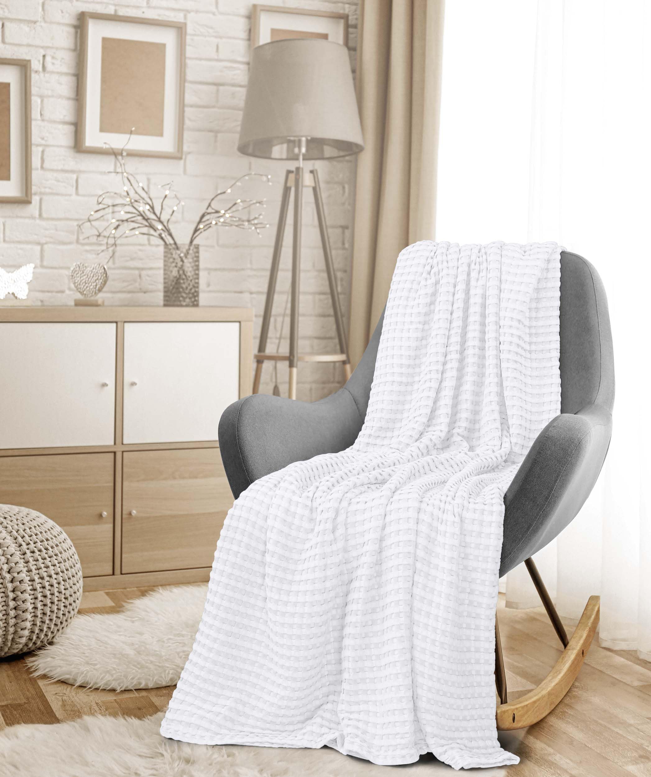 Utopia Bedding used outdoors on picnic showcasing portability and multiuse